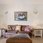 Casa Colleen Villa *