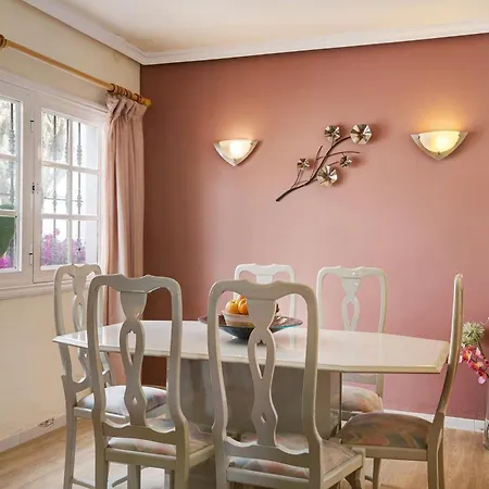 Casa Colleen Villa *